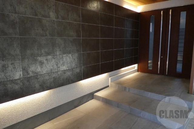 21/30 エントランス