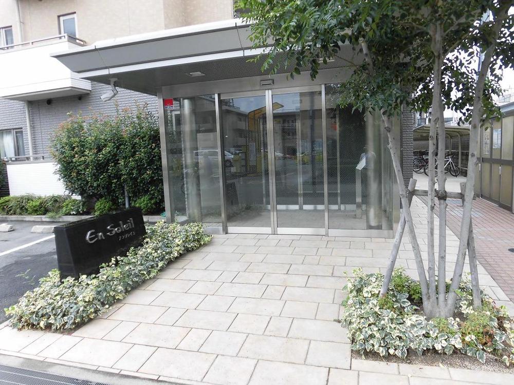 19/26 エントランス