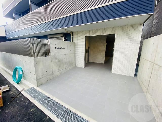 22/30 エントランス