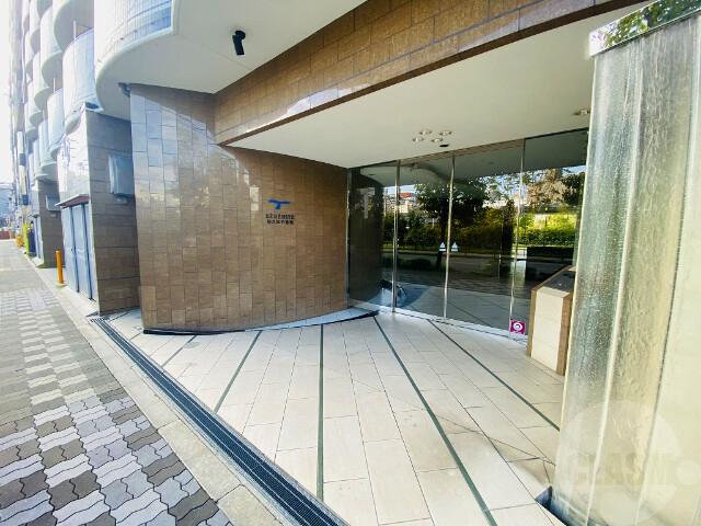 22/30 エントランス