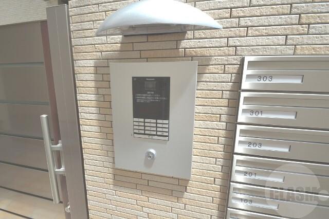 24/30 エントランス