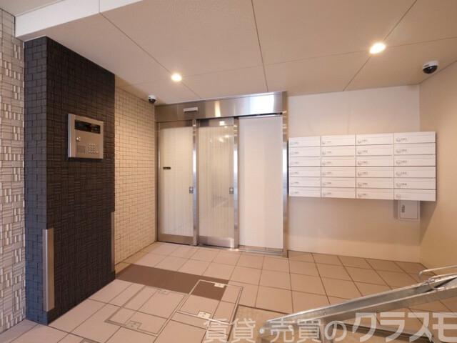 21/30 エントランス