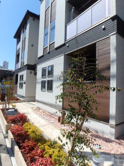 25/30 エントランス