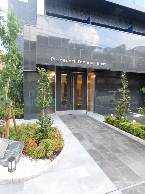 21/30 エントランス