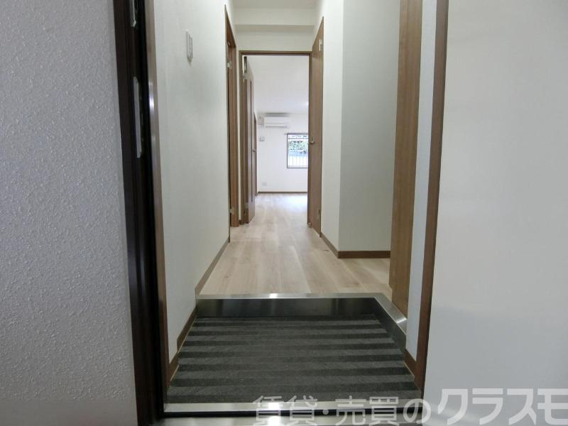 16/30 玄関