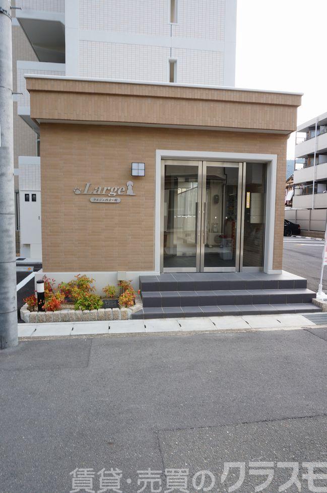 30/30 エントランス