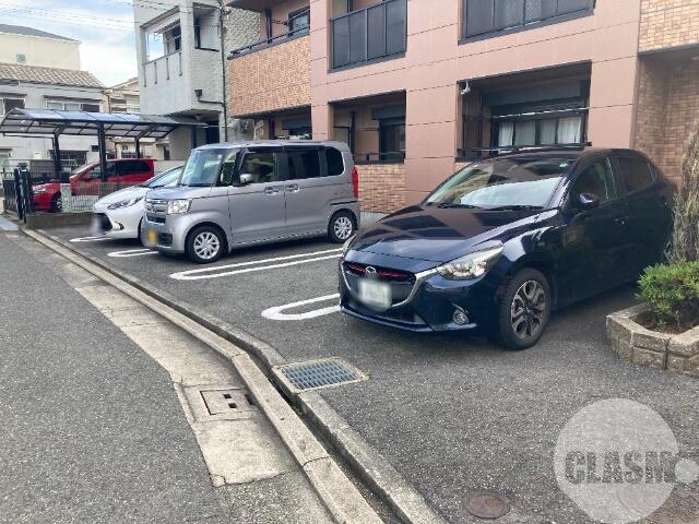 2/7 駐車場