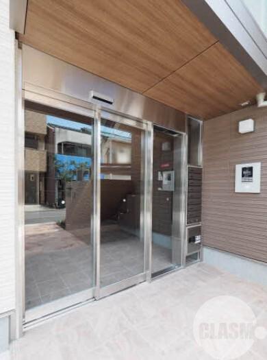 20/30 エントランス