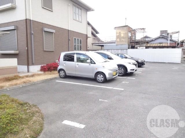 13/25 駐車場