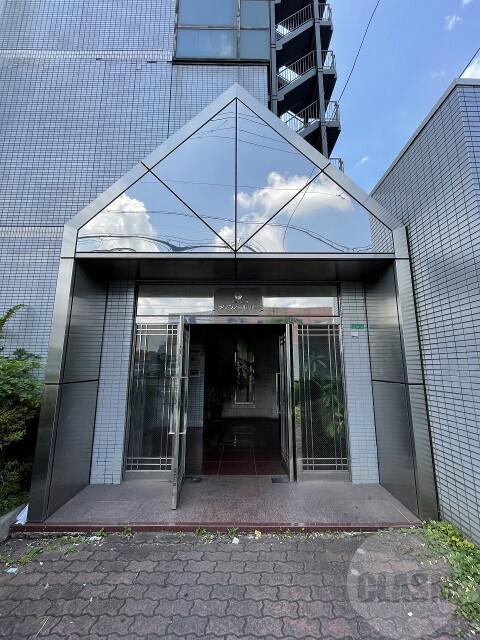 22/28 エントランス