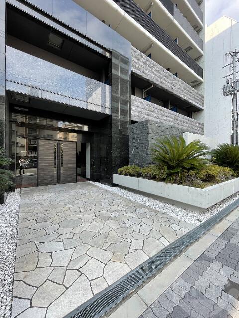 22/28 エントランス