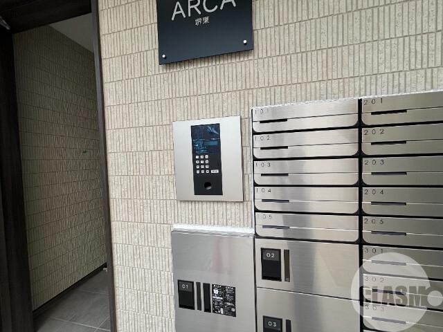 22/27 エントランス