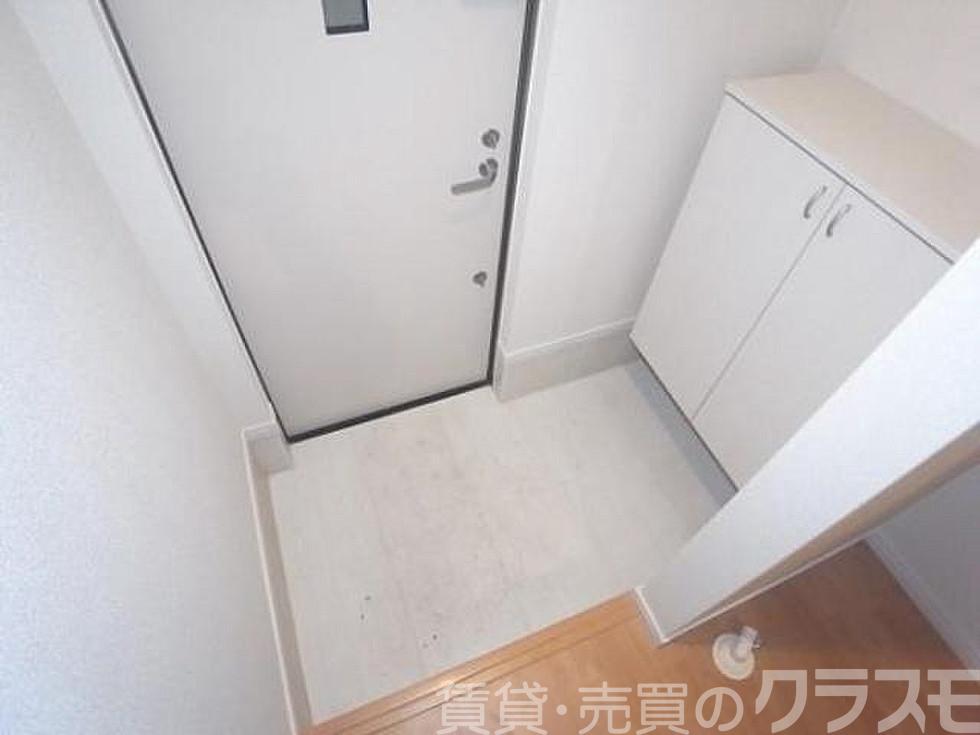 16/30 玄関