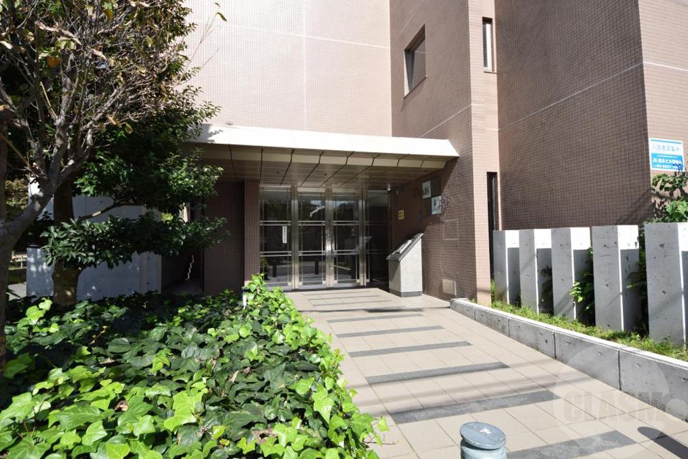 21/29 エントランス