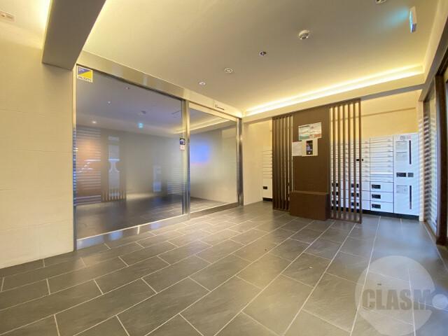 21/28 エントランス