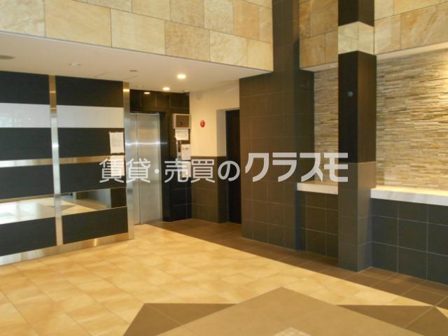 18/30 エントランス