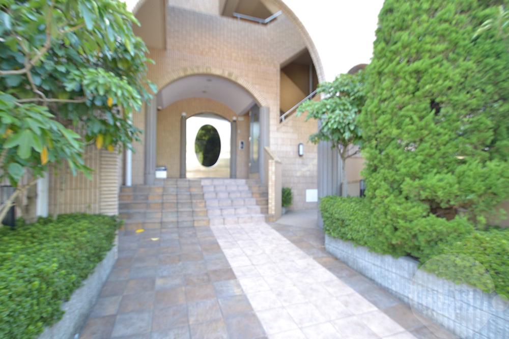 22/30 エントランス