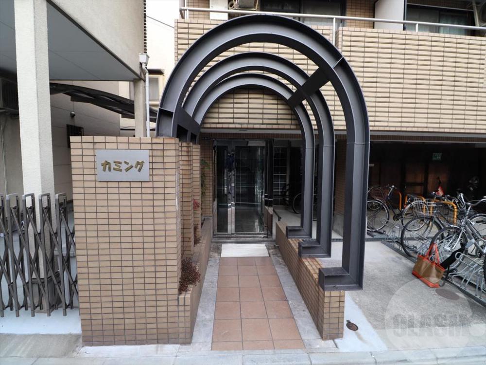 22/30 エントランス