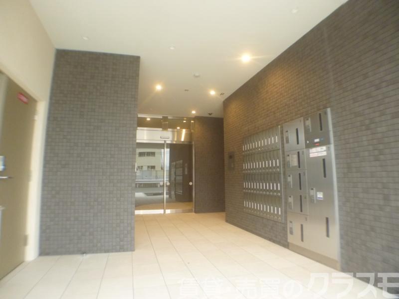 30/30 エントランス