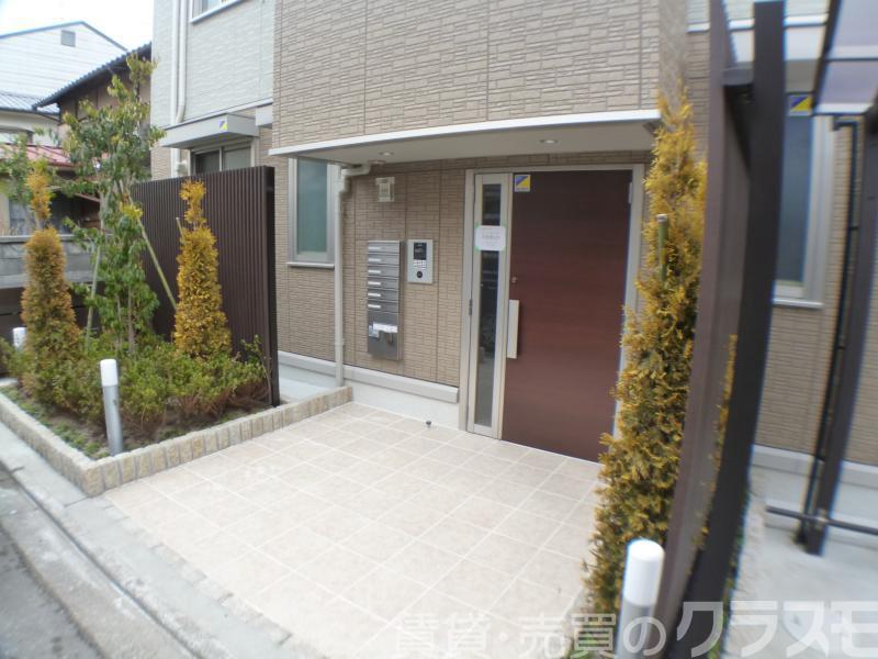 28/30 エントランス