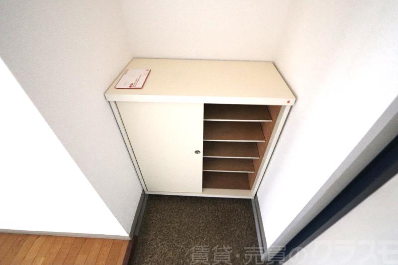 16/19 エントランス