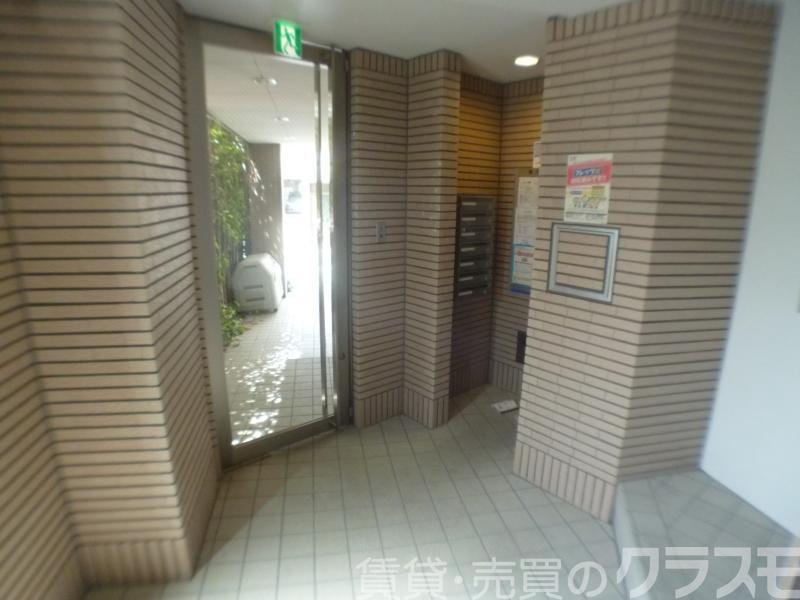 28/30 エントランス