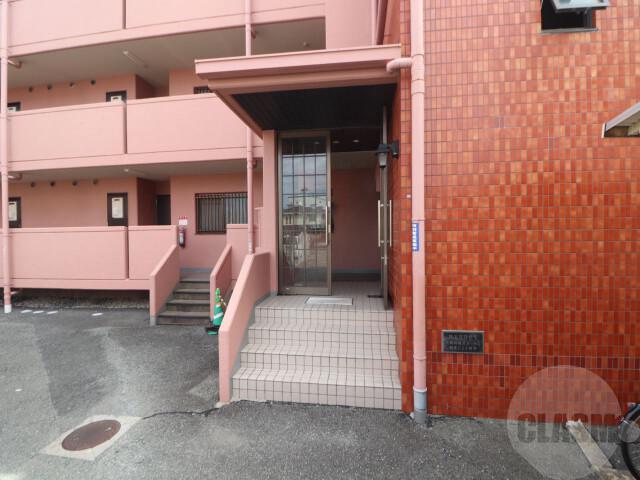 22/30 エントランス