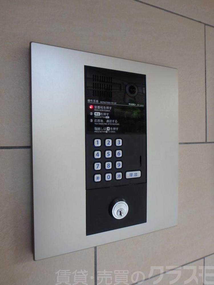 22/30 エントランス