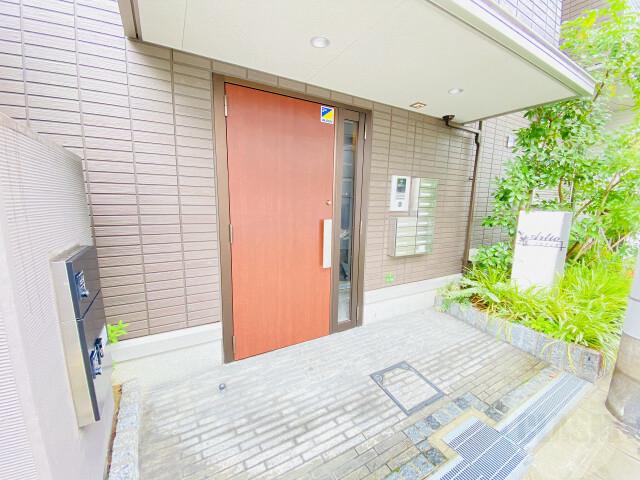 20/30 エントランス