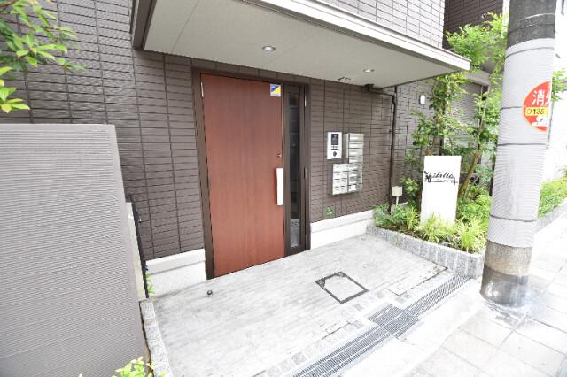 21/30 エントランス