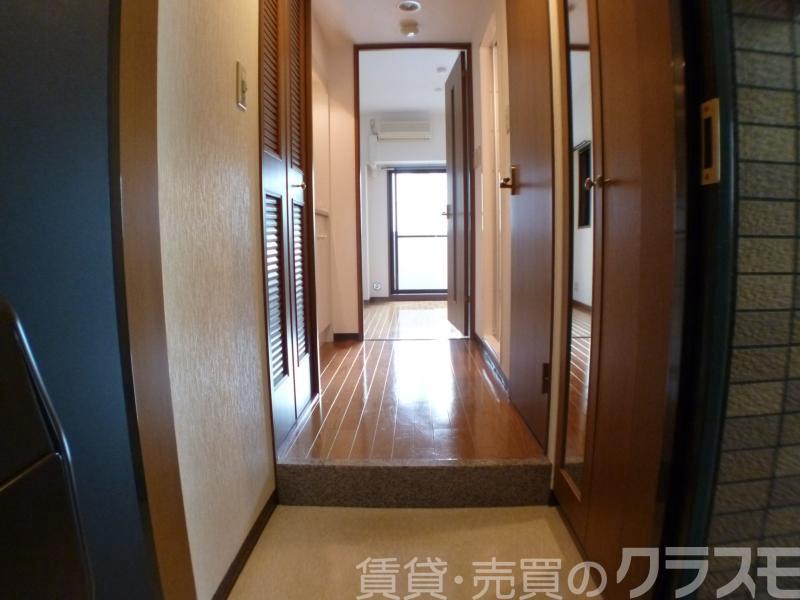 16/30 玄関