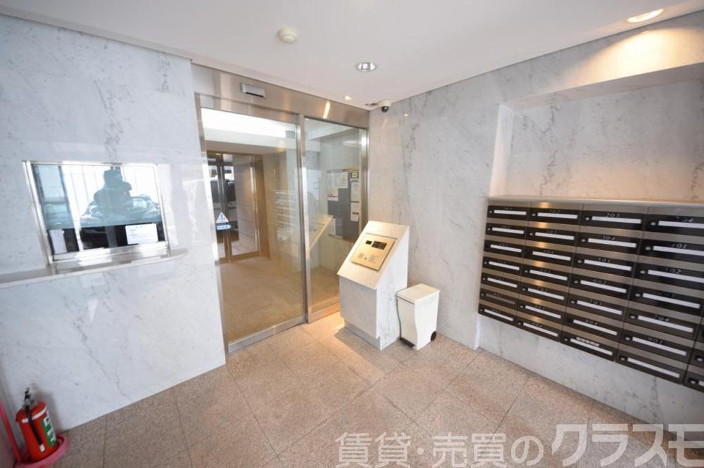 28/30 エントランス