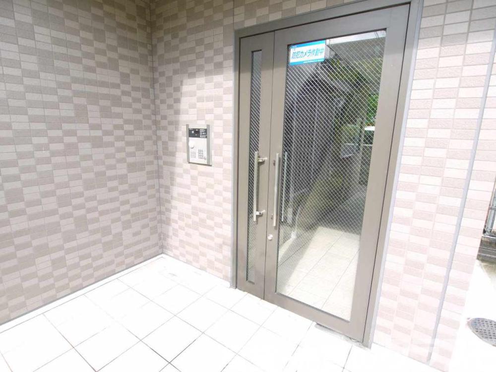 30/30 エントランス