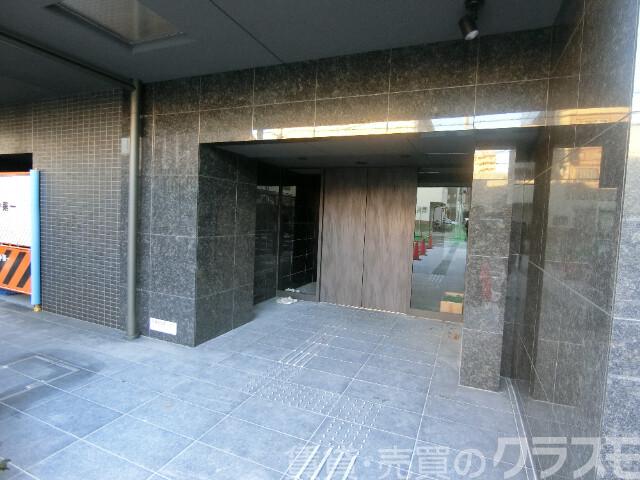 28/30 エントランス