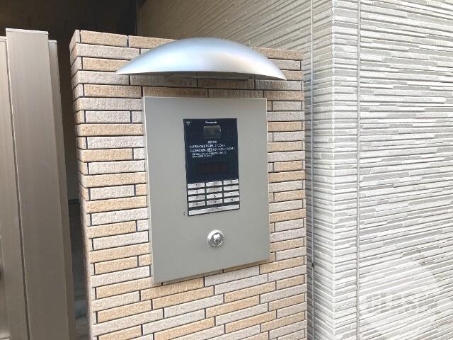 19/30 エントランス