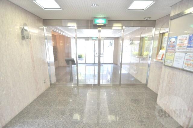 22/30 エントランス