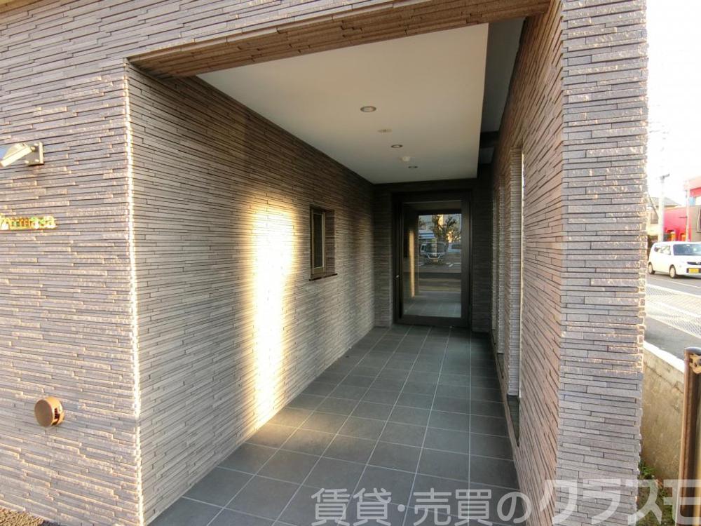 28/30 エントランス