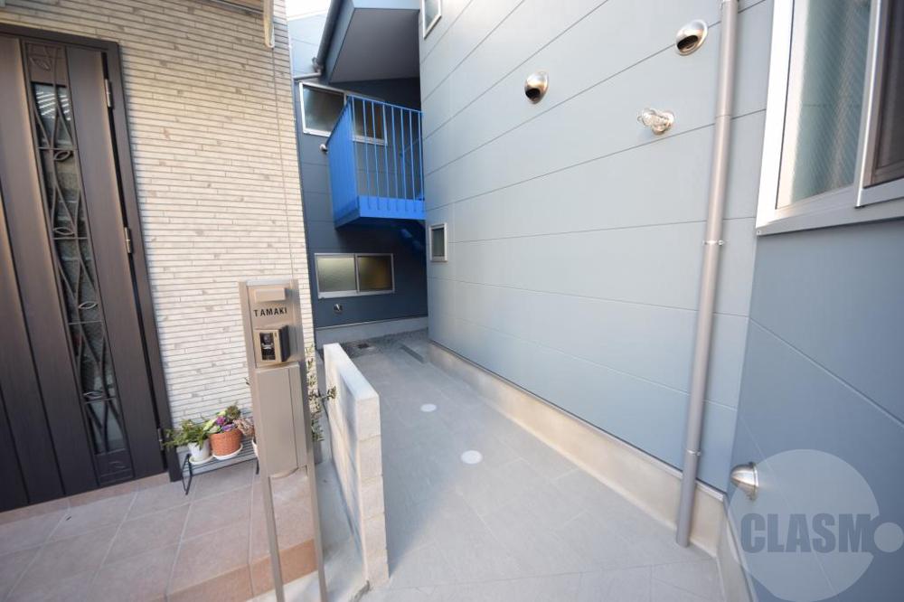 19/27 エントランス