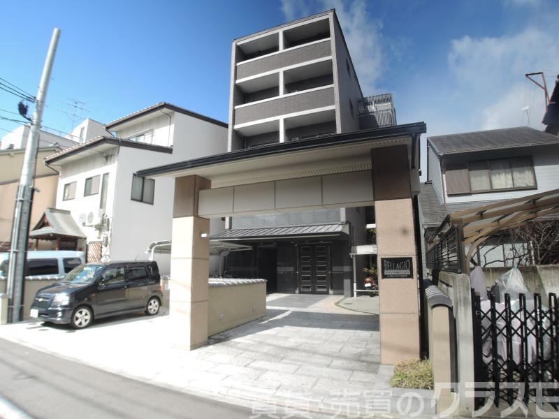 28/30 エントランス