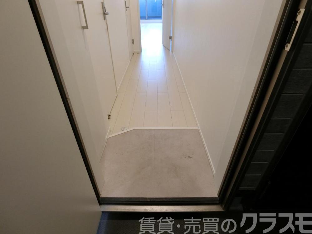 16/30 玄関