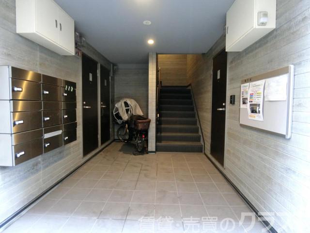 28/30 エントランス