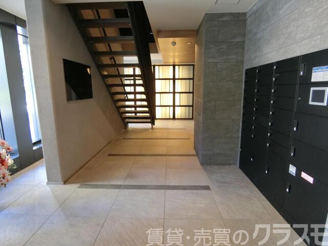 28/30 エントランス