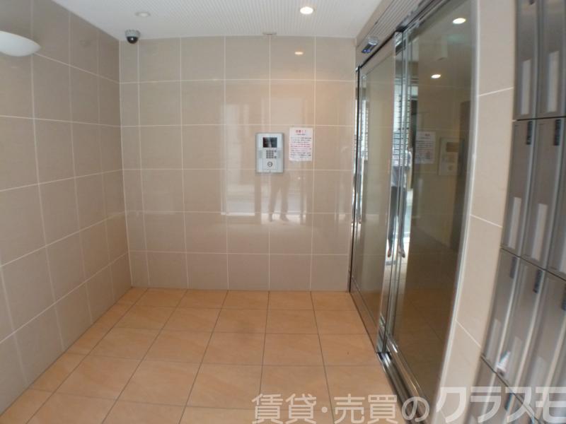 30/30 エントランス