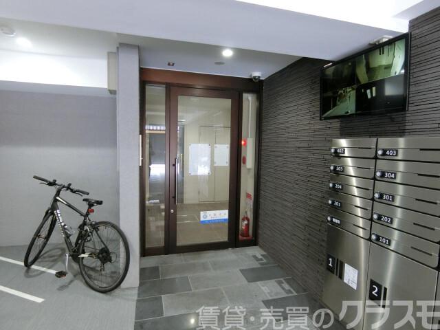 28/30 エントランス