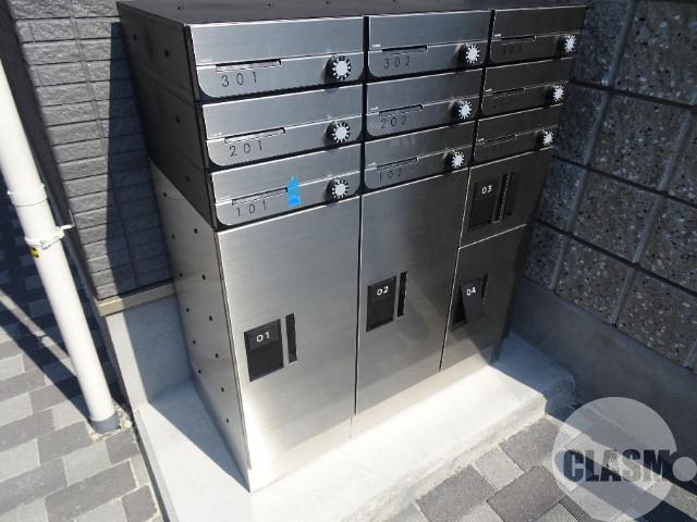 22/27 エントランス