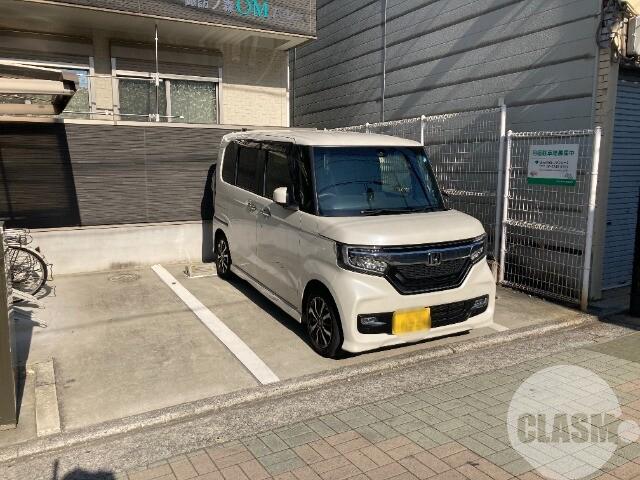 23/30 駐車場