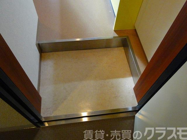 16/30 玄関