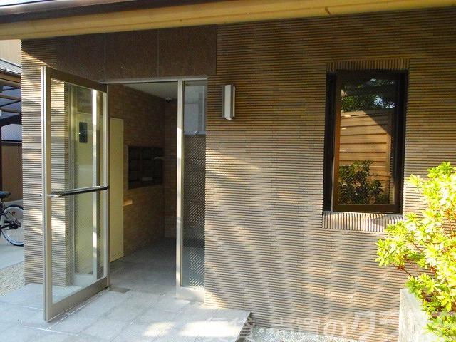 28/30 エントランス