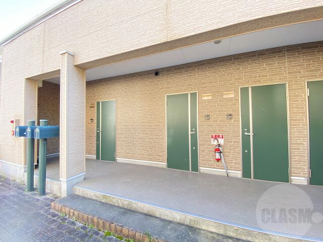 23/30 エントランス