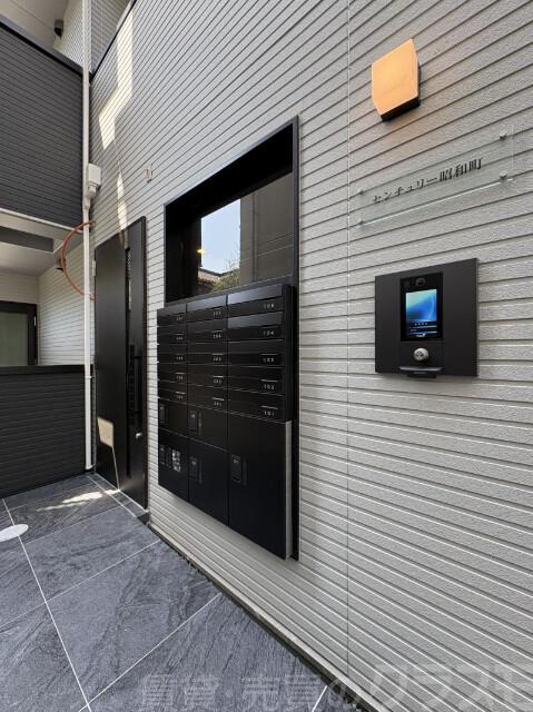 27/30 エントランス